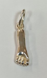 Colgante Amuleto Puño (Figa) realizado en plata de ley.