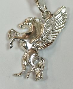 Colgante Pegaso realizado en plata de ley 925.