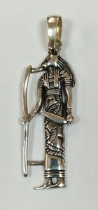 olgante de Anubis realizado en plata de ley 925