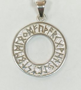 Colgante Circulo con Runas Vikingas realizado en plata de ley 925