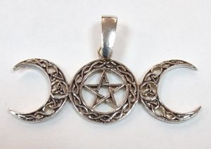 Triple Diosa. Colgante en plata de ley